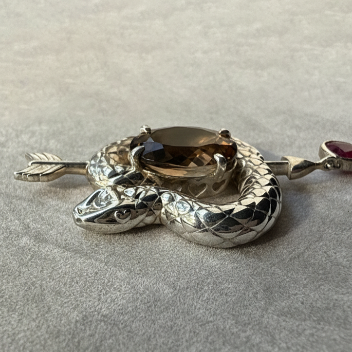 'Her Heart, My Poison' Brooch